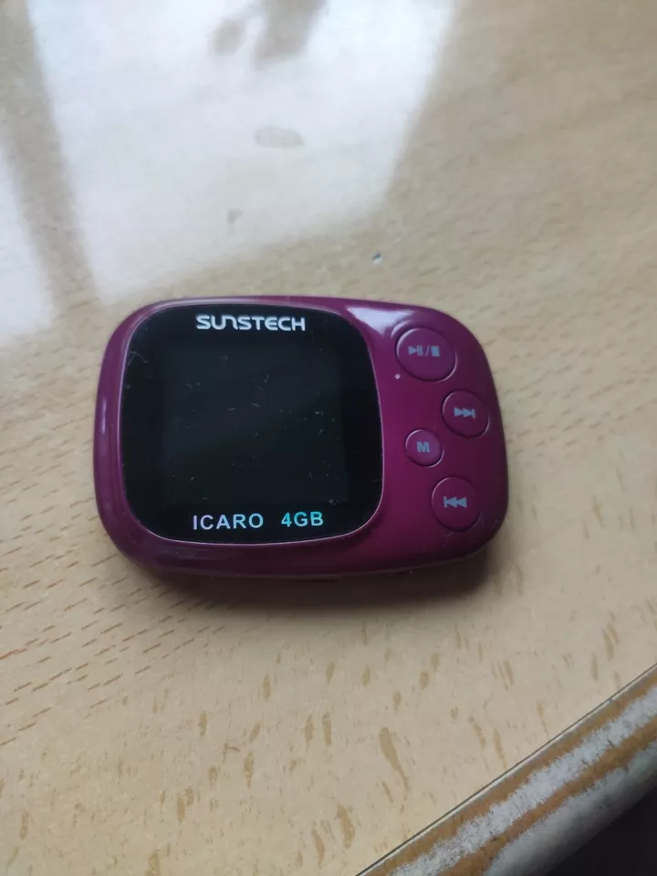 MP4 SUNSTECH ICARO de color rojo borgoña o vino - Imagen 3 de 4