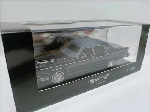 Neo 1/43 Lincoln Continental Town Car 1978 Dark Blue #44422 PandaVia-Model - Picture 7 of 7
