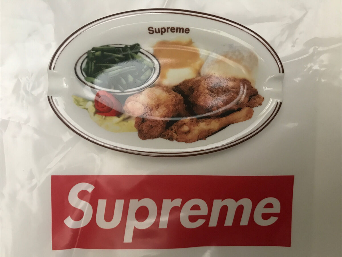 Supreme Chicken Dinner Plate Ashtray White SS18 Box Logo Ash Supreme Chicken Dinner Plate Ashtray White SS18 Box Logo Ash