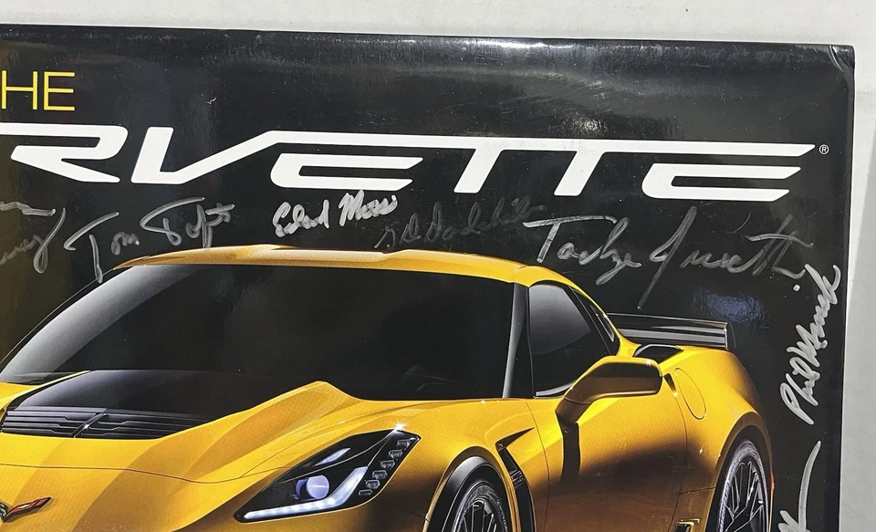 Calendario de pared Art Of Corvette 2018 17x 12 firmado por trabajadores de fábrica Corvette Foto 3 de 4