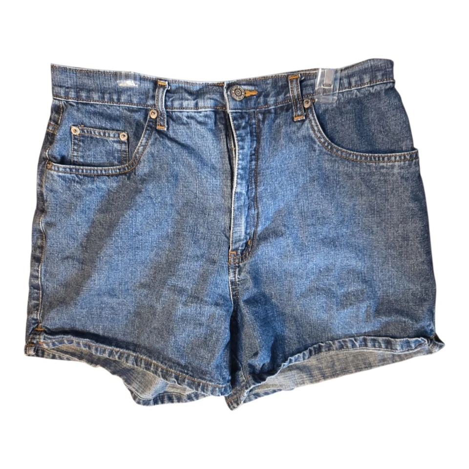 Vintage 80s  90s Halston Women’s Jeanswear high waist Mom Shorts  - Image 2 of 4