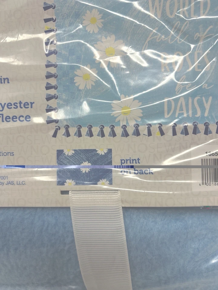 No Sew Throw KIT Daisies 聚酯防绒蓝色 72 英寸 x 60 英寸 2 层全新带标签 — 第 3/4 张图片