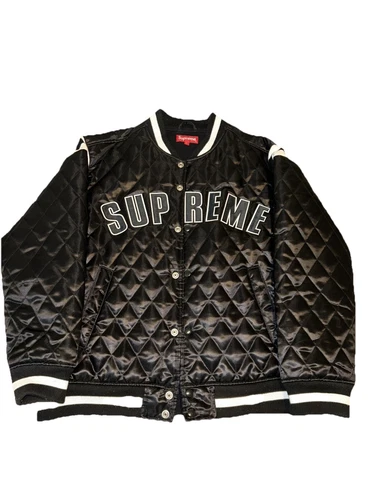 Grande veste matelassée en satin Supreme