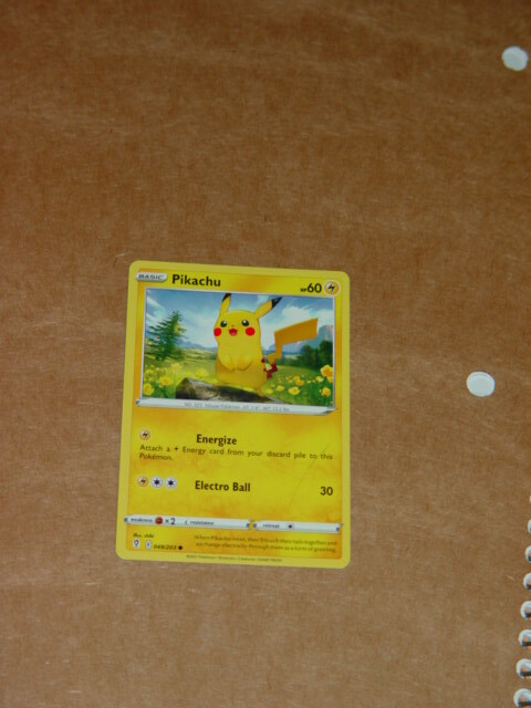 Pikachu on the Ball ポケモンカード Pikachu On The Ball 001/005 SWSH Futsal Promo Pokemon Card