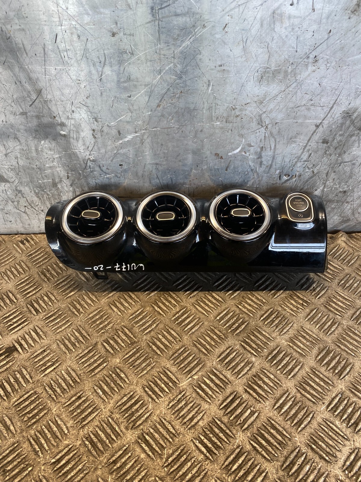 MERCEDES A180 DASHBOARD CENTER AIR VENTS A1776800001 W177 1.5 DSL HATCHBACK 2020