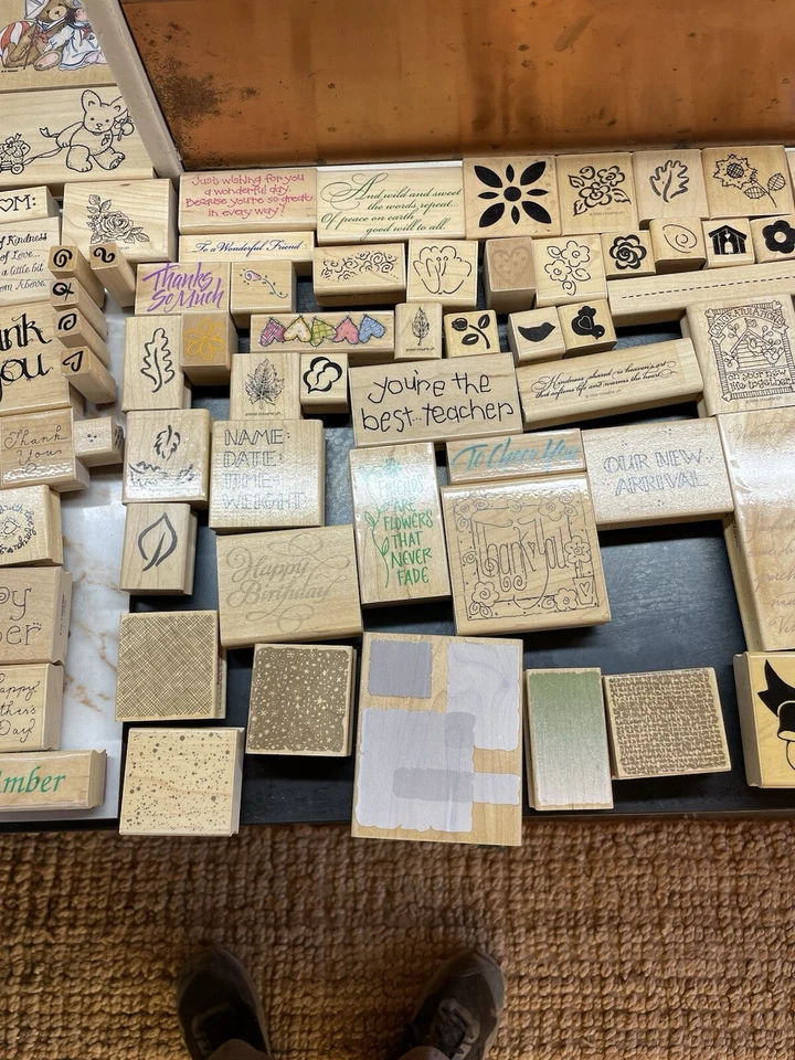 Lote de 23 libras de estampillas de goma montadas en madera, palabras, frases, saludos, imágenes Foto 2 de 4