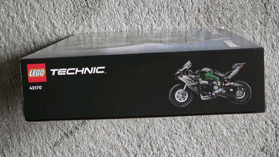 LEGO Technic 42170 Kawasaki Ninja H2 Motorcycle, photo 3 of 5