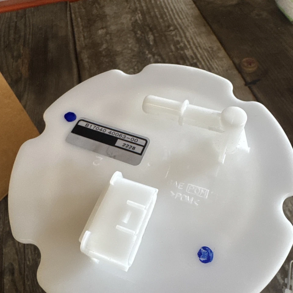 Bomba de combustible Aisan para Infiniti G37/ 2008-2013/OEM usada  Foto 2 de 3