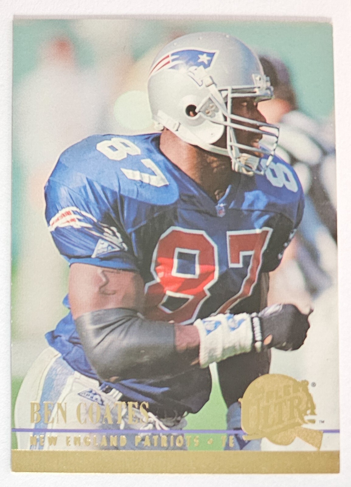 1994 Fleer Ultra Football Card #200 Ben Coates New England Patriots