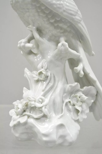 White Porcelain 11" Parrot Figure Statue 5 Point Crown N Capodimonte or German - Picture 4 of 12