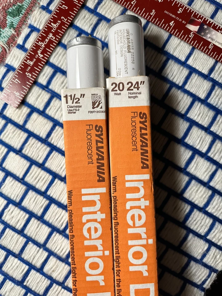 BOX of 2 new 1350lu F20T12 fluorescent 20w grow light bulb 3000K 24" made in USA - Image 2 of 4