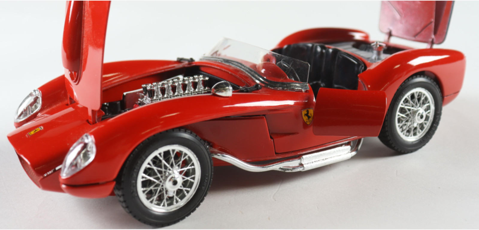 Ferrari Race Car w/Spoke Wheels & 12Cyl. Engine Custom Metal Body1:18SCALE MODEL