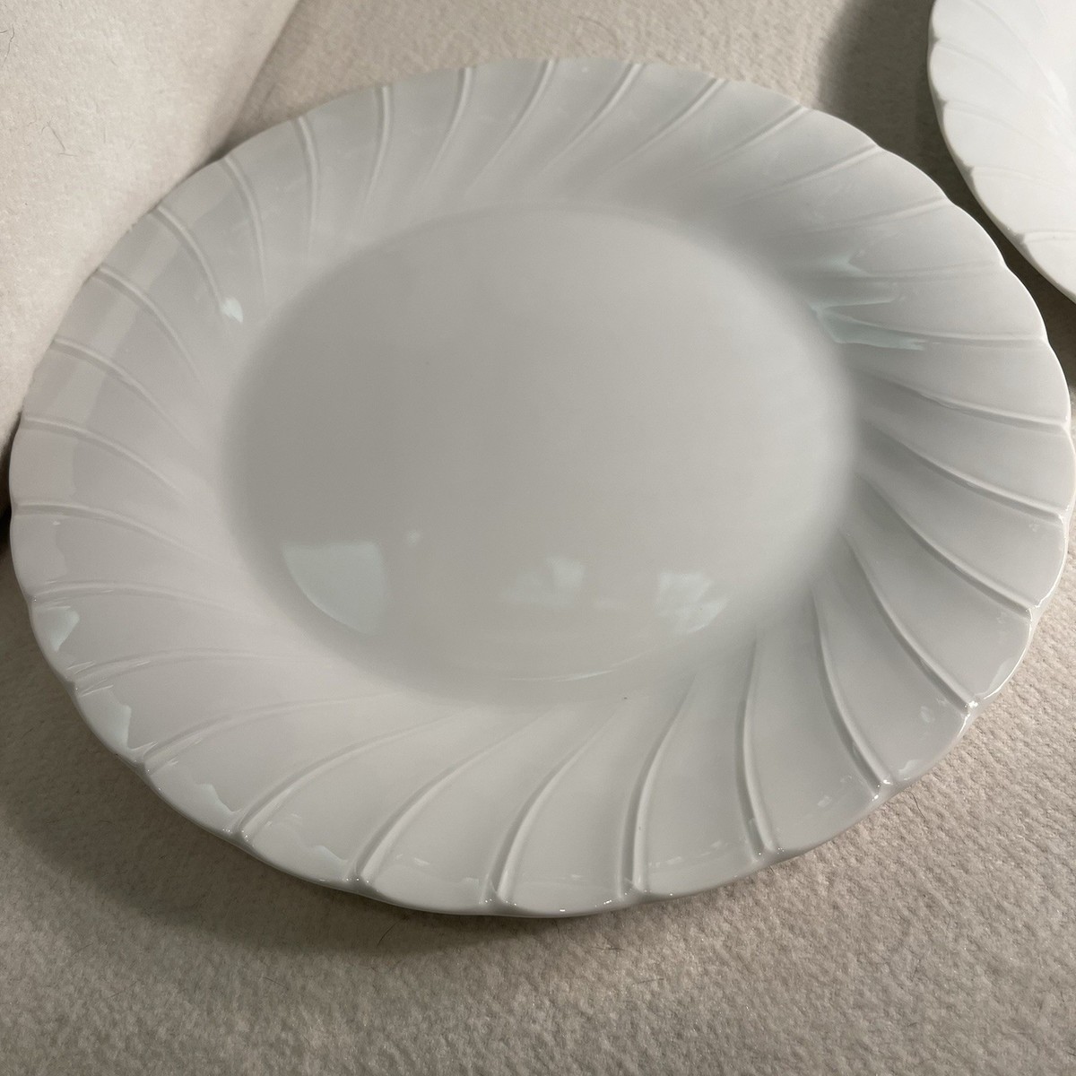 　Bone China Sheffield Bone White Porcelain Fine China Dinner Plates Swirl