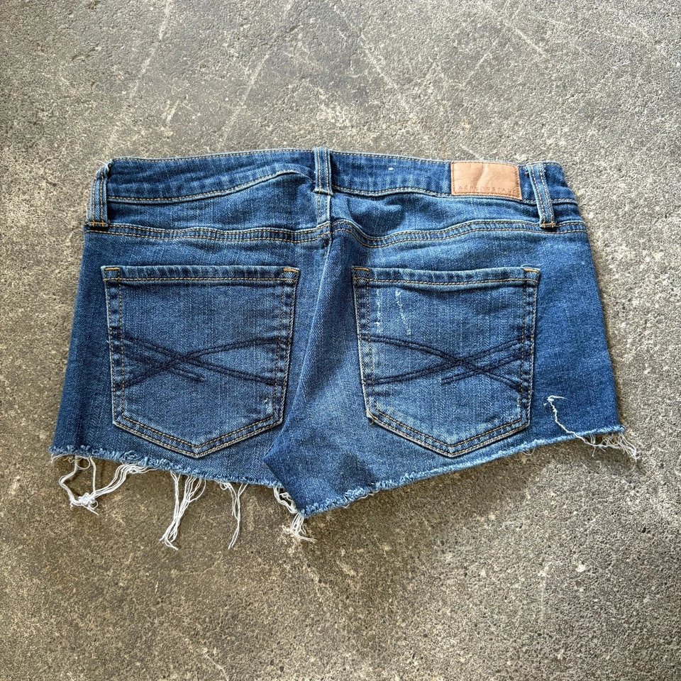 Vintage Y2K Aeropostale Cut Off Denim Jean Shorts Womens 2 Blue Dark Faded 2" - Image 4 of 4