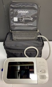 Omron BP5450 Platinum Upper Arm Blood Pressure Monitor w/ Case - Tested & Works