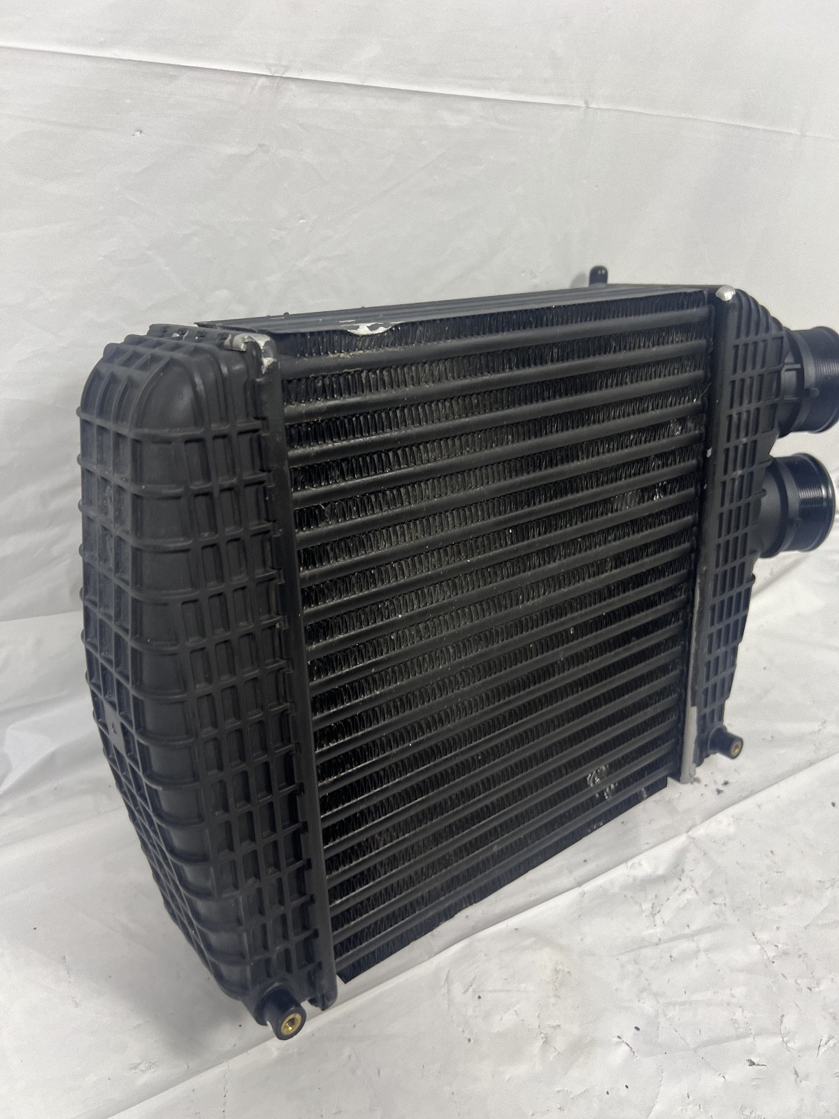 14‑20 Maserati Ghibli Quattrop Levan Right Turbocharger Intercooler OEM 16474840