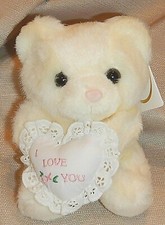 NOS VTG RETRO GIFT Russ Caress Soft Pet 5" Bear w/Heart "I Love You" 7117