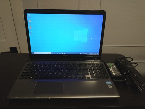 Laptop Sony Vaio SVE15126CXS Intel Core i5 3rd Gen 3210M 2.50GHz 4 GB RAM 500 GB - Photo 1/12