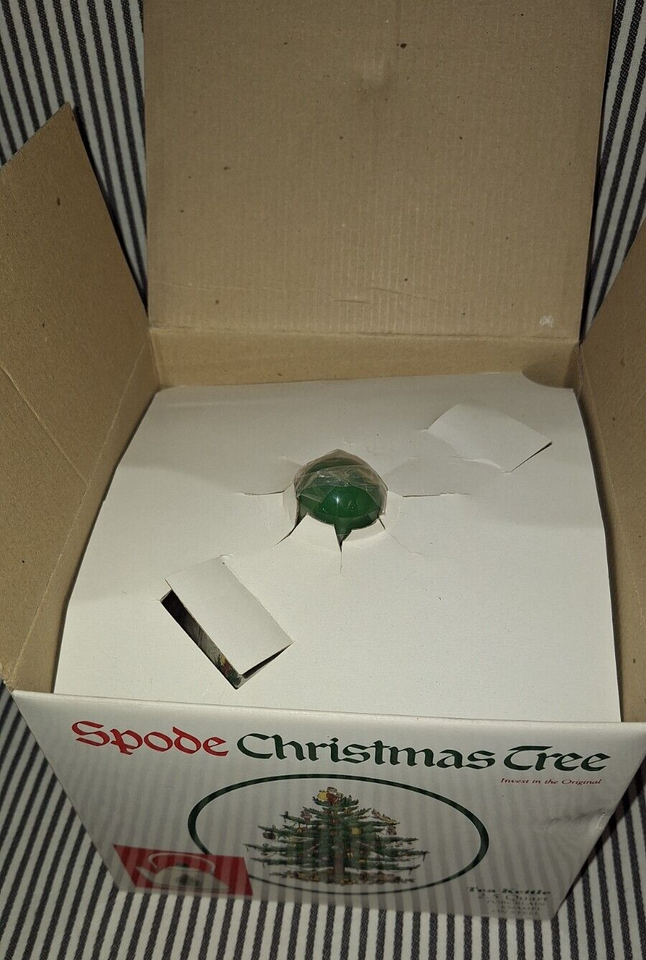 NIB NWT SPODE CHRISTMAS TREE TEA KETTLE POT 2.5 QT PORCELAIN ENAMEL
