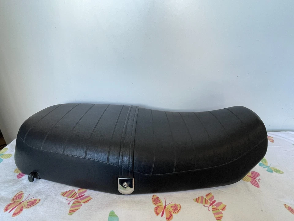 TRIUMPH THUNDERBIRD 900 1995 - 1997 DUAL SEAT GENUINE OEM LOT30 30T2389 — 第 3/4 张图片