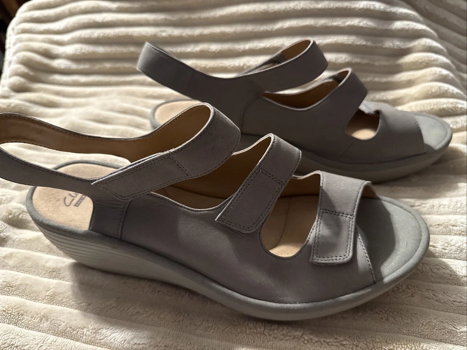 Clarks Collection Reedly Juno Women’s Adjustable Nubuck Leather Wedge 12 Wide - Image 3 of 4