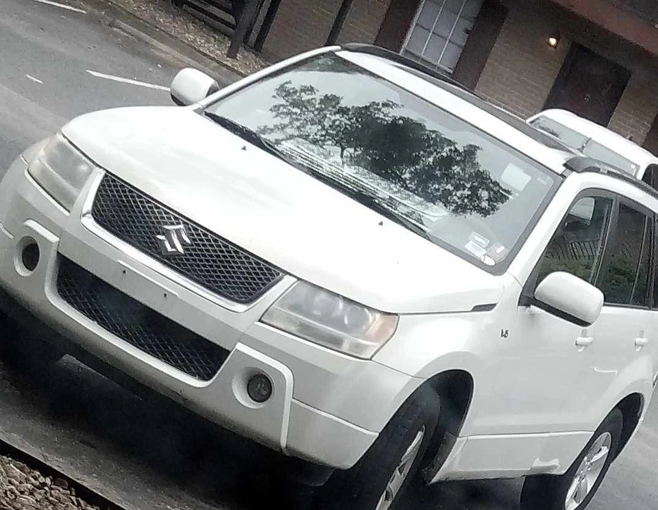 Coche. SUV Suski 4x4 5 puertas excelente estado/venta de muebles... imprescindible venta Foto 3 de 4