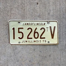 1979 Illinois TRUCK TRACTOR  License Plate Garage Auto Tag 15262 tV