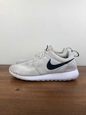white and black nike roshe womens