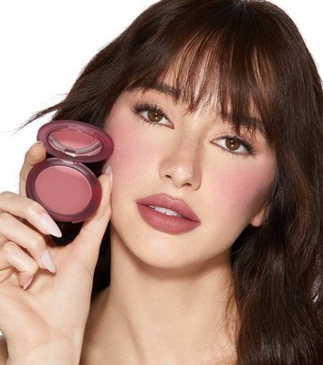 Nabla Close-Up Blurring Powder Blush