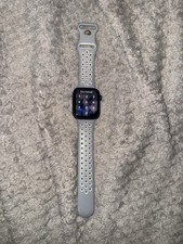 Apple Watch SE Series 44mm Black Aluminium