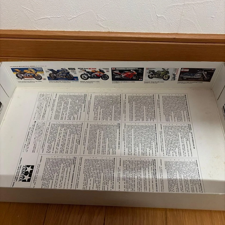 Kit Modelo Moto Plástico Tamiya Yamaha Yzr-m1 Edición 50 Aniversario Foto 4 de 4