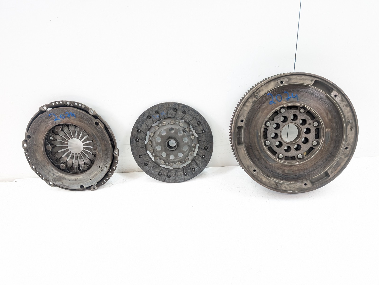 VOLVO XC60 MK1 FLYWHEEL & CLUTCH KIT 2.0 D4 DIESEL MANUAL 2WD 2016