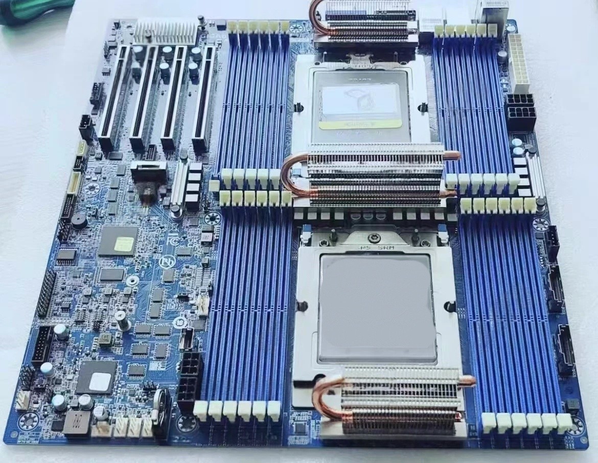 Gigabyte MZ73-LML(rev. 2.x) AMD EPYC™ 9004 DP Server+mos cooler Board Gen5-