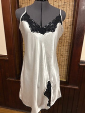 Gilligan  O'Malley White Satin Chemise Nightgown Black Lace Sequins Size Large