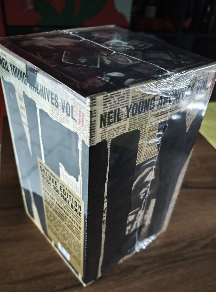 Neil Young – Archives Vol. II (1972-1976) Limited Deluxe Ed. 10 CDs mit Buch OVP - Bild 2 von 4