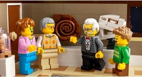 LEGO Icons: Natural History Museum (10326)