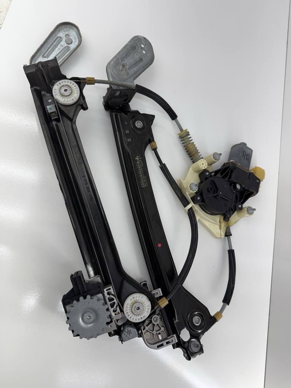 2014-2016 Maserati Ghibli Rear Right Side Door Window Regulator w/ Motor 425