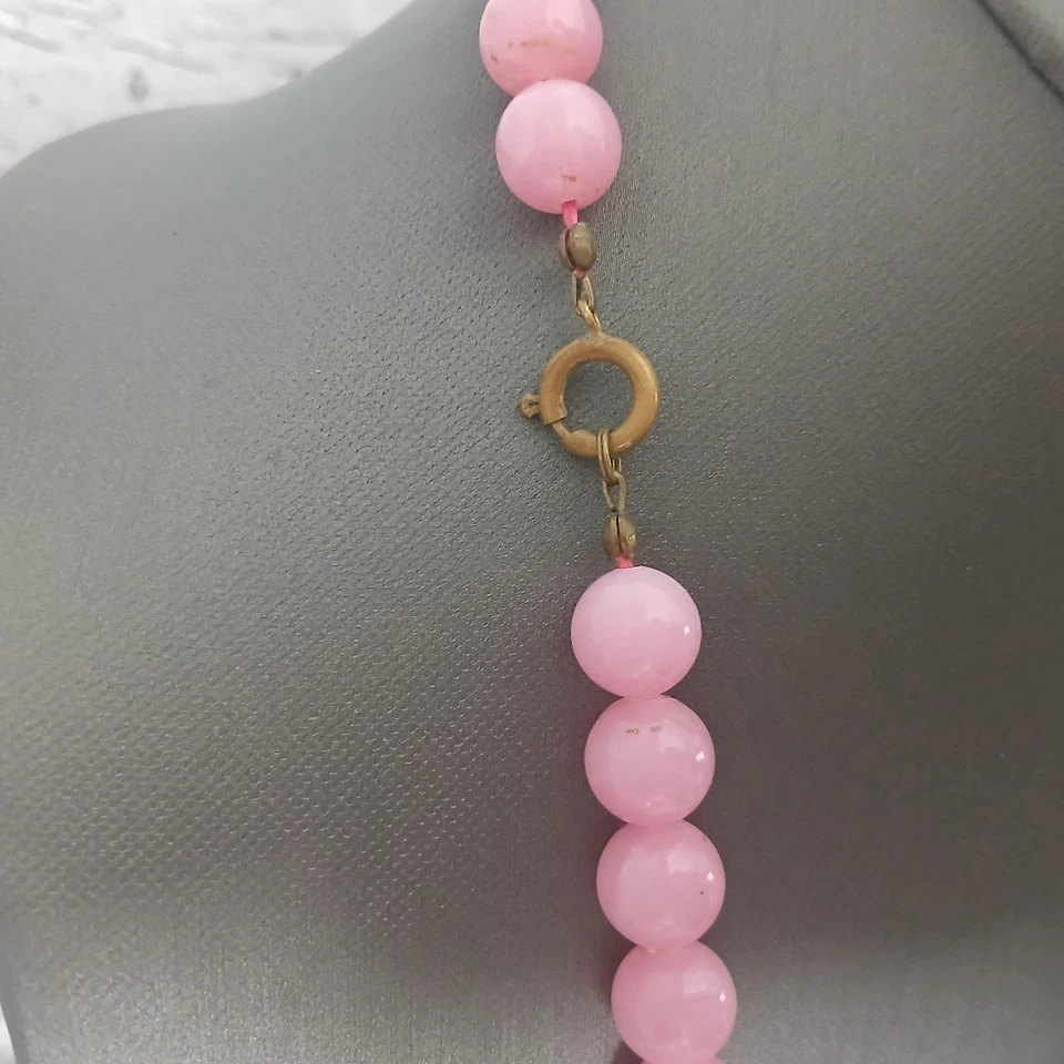 Collar de cuentas largas vintage de plástico rosa graduado de 33" Foto 4 de 4