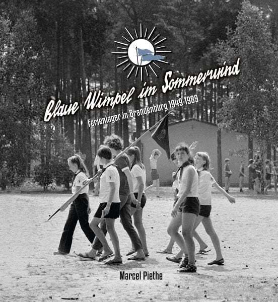 Thumbnail - Blaue Wimpel Sommerwind