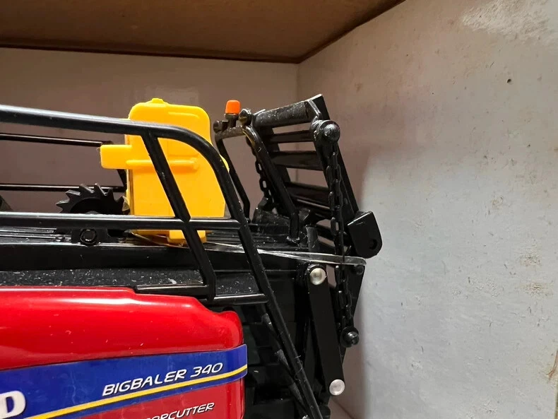 ERTL13972- 1/32 New Holland Big Baler 340 - Image 3 of 4