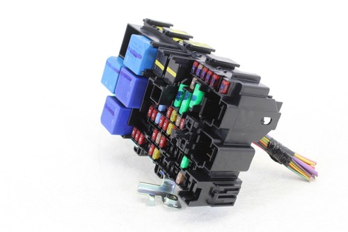2020-2024 Nissan Sentra 2.0L Cabin Fuse Relay Box Junction Block 243116LA0A OEM - Picture 2 of 9