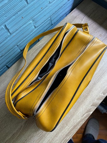 Vintage Kung Fu Sports Bag Bruce Lee Martial Arts Mid Century Karate Gym Mancave - Picture 6 of 8