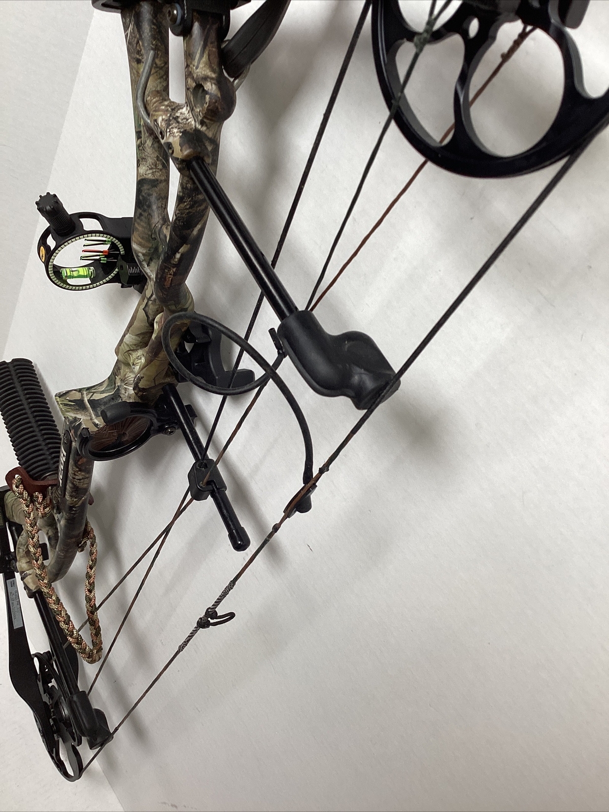 Bear Authority Compound Bow RH 28" 60 w/ quiver, arrows and case RTH