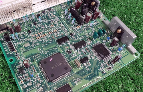 Toyota Land cruiser 2000-2002 KZJ95 Engine Computer 1KZTE 89666-60010 M/T Used - Picture 9 of 12