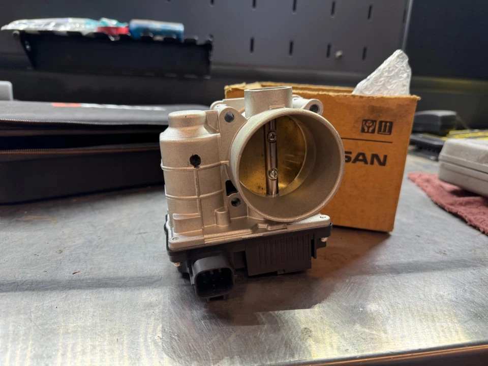 03-06 Nissan 350z/infinity g35 carrocería acelerador Foto 3 de 4