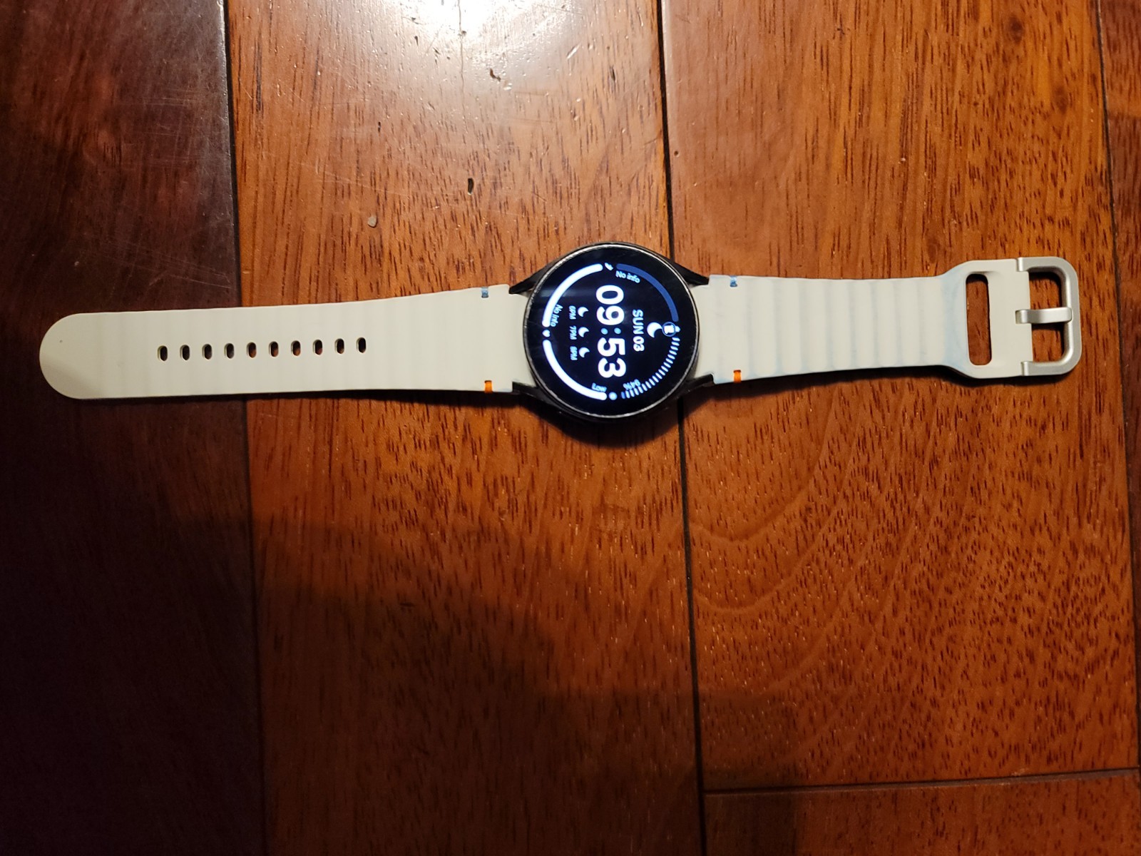 Samsung Galaxy Watch4 SM-R860 40mm Aluminum Case Black with White Sport Band