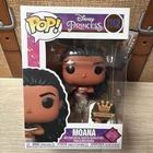 Funko Pop! Disney Princess Moana Vinyl Figure & Pin #1262 Funko Store Exclusive