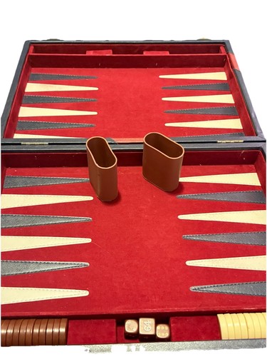Vintage Backgammon Set Faux Leather Carrying Case Shakers Play Coins Dice Red - Picture 2 of 7