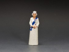 TR013 - Queen Elizabeth II in State Attire - Ceremonial - King and Country