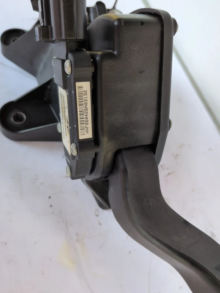 HYUNDAI SONATA 2006 2007 2008 OEM PEDAL 327000-A300 CONJUNTO ACELERADOR 327000A300 Foto 3 de 4